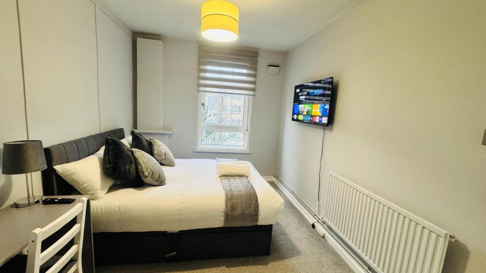 Quarto em Acomodações Particulares Gorgeous Near Canary Wharf Londres